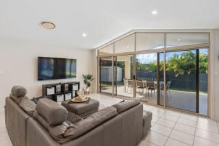 4 Bedroom Spacious Cozy Family Retreat Parkinson - Browns Plains - 8
