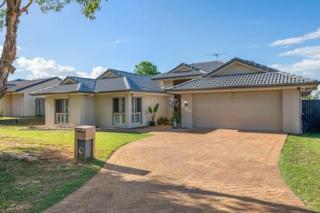 4 Bedroom Spacious Cozy Family Retreat Parkinson - 5