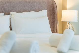Luxe 1BR in Sparkle Towers - 2 Balconies and Marina Views - Dubai - 1