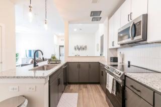 Charming Cozy Apartment with Wi-Fi & Free Parking - Charlotte - 2