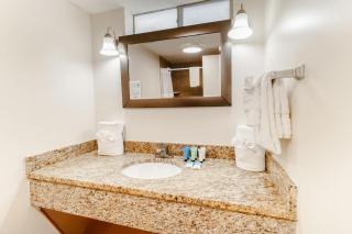 Charming Ocean View Efficiency 2nd Floor - 6