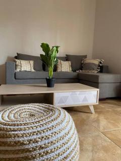 T4 Tropical House - 1