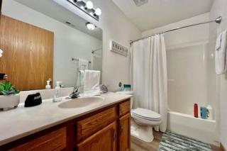 Charming remodeled 2 bed GEM Middletown - 5
