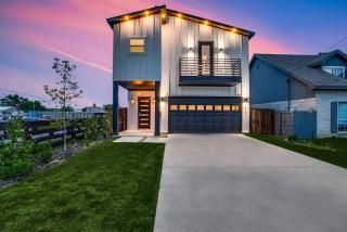 Upscale Dallas Retreat: By Trinity Groves & Downtown - 9