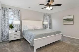 BRAND NEW Home away from Home among the Nook - Hamilton - 3