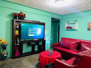 Agradable casa de 4 habitaciones 2 baños cómodos - La Ceiba - 9