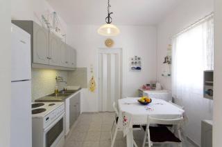Wave Lullaby, Peaceful Beachfront Retreat in Paros - Molos Parou - 5