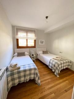 Apartamento familiar en el centro de Benasque con terraza - Benasque - 3