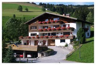 Gästehaus Almhof - Zöblen - 7