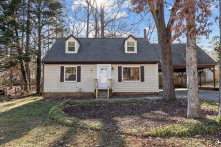 Beautifully updated home! Near downtown & NC State - 0