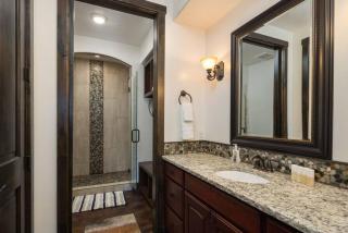 Luxury Downtown Rental (Hot Tub/Pet Friendly) - La Dolce Vita Villas #8 - Moab - 7