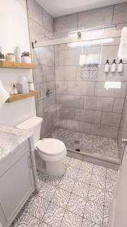 Vibrant home 7 mins from Uptown, King & Queen Bed - Queen City Oasis - Charlotte - 3