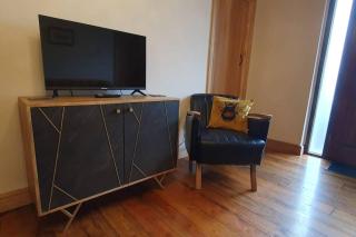 2 Bed Cottage with Views 4 Train Stops to Cardiff Centre - Cardiff - 3