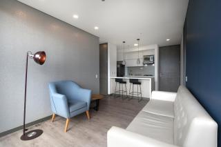 Moderna y cómoda suite Gym y Pool El Poblado 1002 - 2