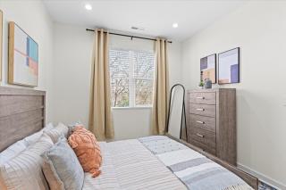 Elegant 3BR3.5BA Modern Charlotte Townhouse - Charlotte - 5