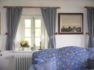 - Exclusively restored Gulfhof - - 8