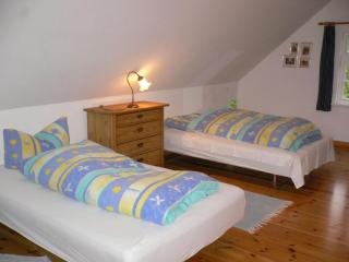- Exclusively restored Gulfhof - - 4