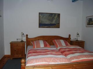 - Exclusively restored Gulfhof - - 3