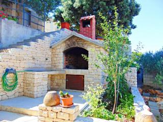 Apartments with parking spaces Postira, Brac - 22150 - 3