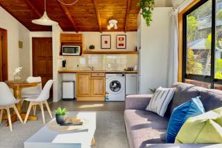 The Swiss Chalet Apartment 9 - Seaview - Top Floor - Air Conditioning & Wi-Fi - Bay of Islands - Paihia - 9
