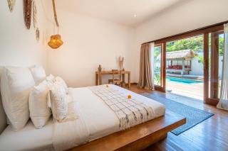 Villa Makasih by Villa Finder - Seminyak - 4