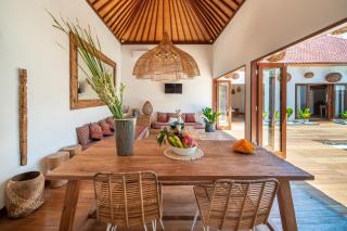 Villa Makasih by Villa Finder - Seminyak - 7