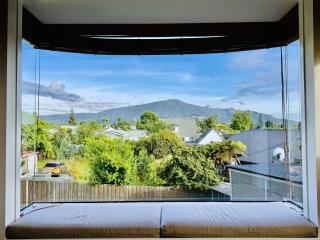Spacious retreat with Mountain View - Rotorua - 3
