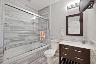 Modern Studio W Rooftop Pool - Philadelphia - 6