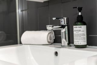 South Brisbane One Bedroom Apartment - 7