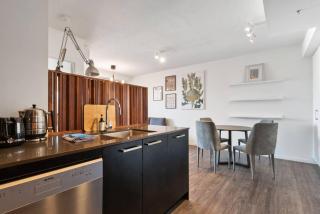 South Brisbane One Bedroom Apartment - 4