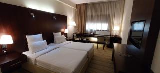 Aavri Hotel - Dubai - 6
