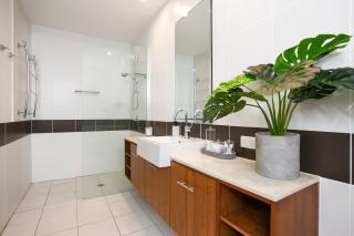 Minutes from Hastings Street - Noosa Heads - 1