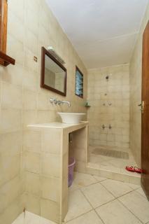 Cozy Small Room With Pool - Mombasa - 2