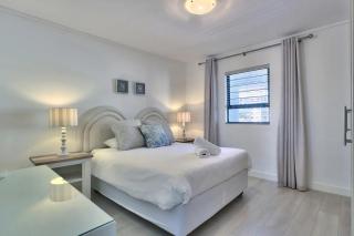 Stylish sea-facing apartment with underground parking - Cape Town - 8