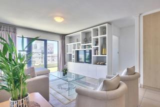 Stylish sea-facing apartment with underground parking - Cape Town - 3