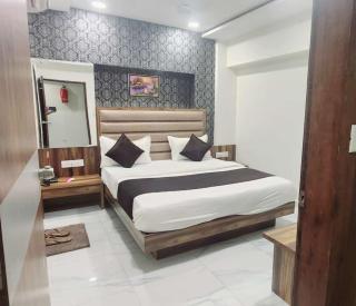 Hotel Sun Shine - Ahmedabad - 4