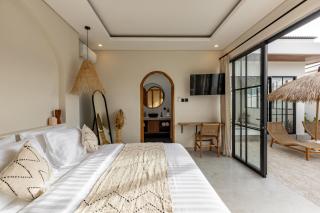 8 Min to Beach NEW Luxe Villa w/Cinema + Pool - Dalung - 5