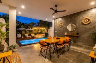 8 min Walk to beach - brand new 3bd pool villa! - Canggu - 2