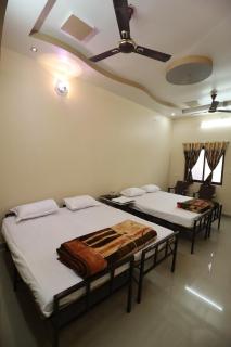 Shivaradhya Homestay - 0