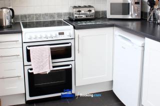 Four Bedroom House By Beds Away Short Lets & Serviced Accommodation Oxford With Free Parking & Garden Access - Oxford - 6