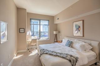 Reston 2br w pool gym nr dining drinks WDC-830 - 2