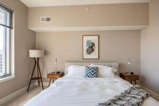 Reston 2br w pool gym nr dining drinks WDC-830 - 1