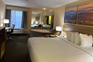 Days Inn & Suites by Wyndham Eunice - 1