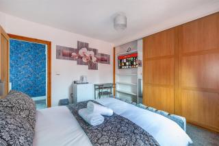 *RC98BL* For your most relaxed & Cosy stay + Free Parking + Free Fast WiFi * - Farnley - 4