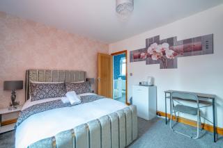 *RC98BL* For your most relaxed & Cosy stay + Free Parking + Free Fast WiFi * - Farnley - 3