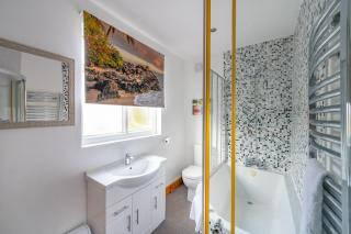 *RC98BL* For your most relaxed & Cosy stay + Free Parking + Free Fast WiFi * - Farnley - 1