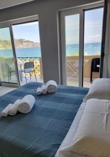 La Finestra sul Mare Modern Apartment - Giardini Naxos - 5