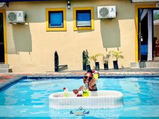The Curve Suite Guest House - - 1