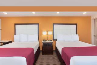 Ramada by Wyndham Culver City - Los Angeles - 1