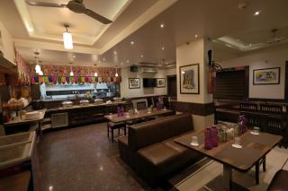Hotel Vetro Inn - Surat - 6